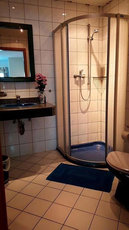 Pension Zum Ross Karon Exteriér fotografie